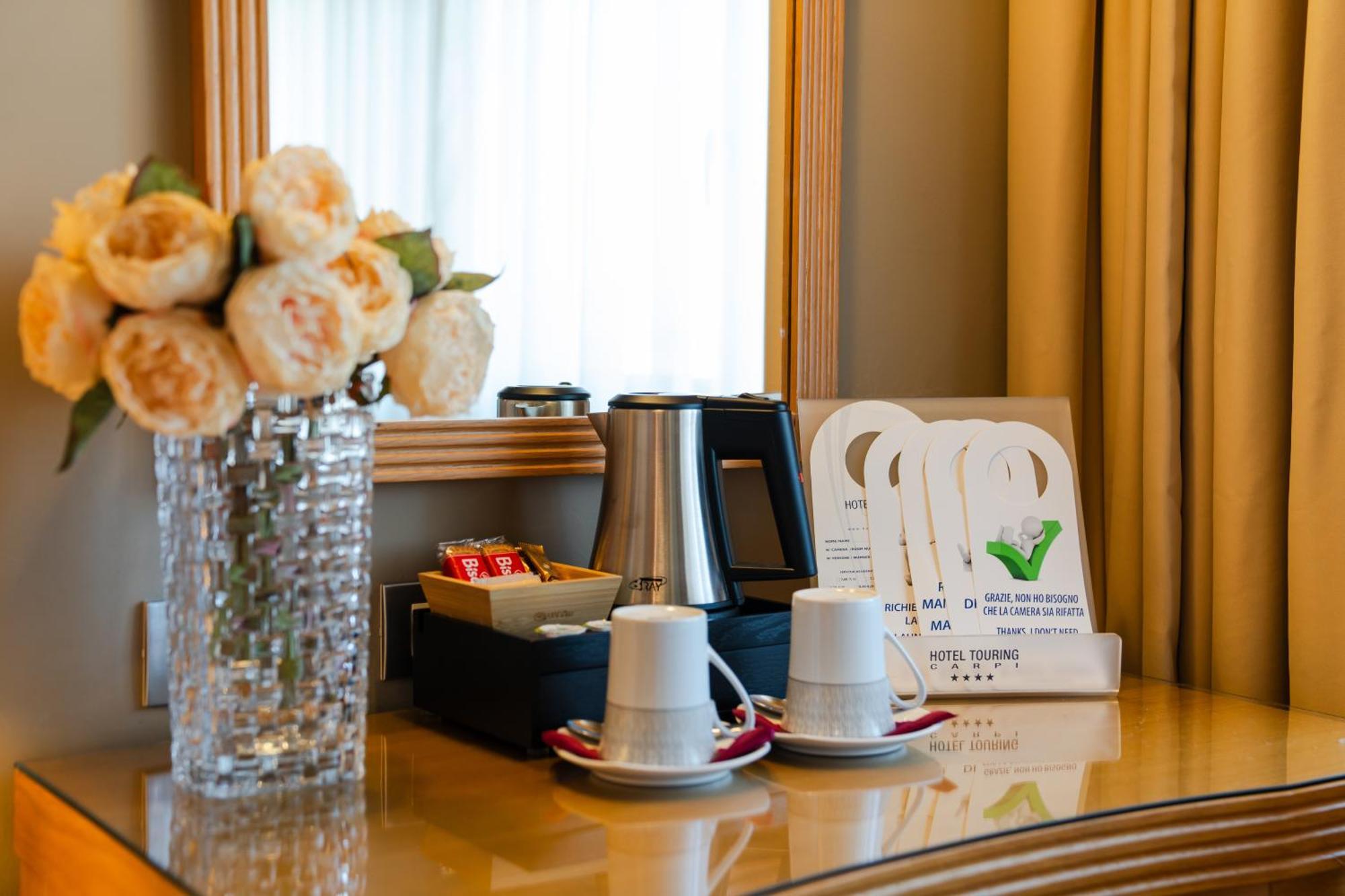 Hotel Touring Κάρπι Εξωτερικό φωτογραφία