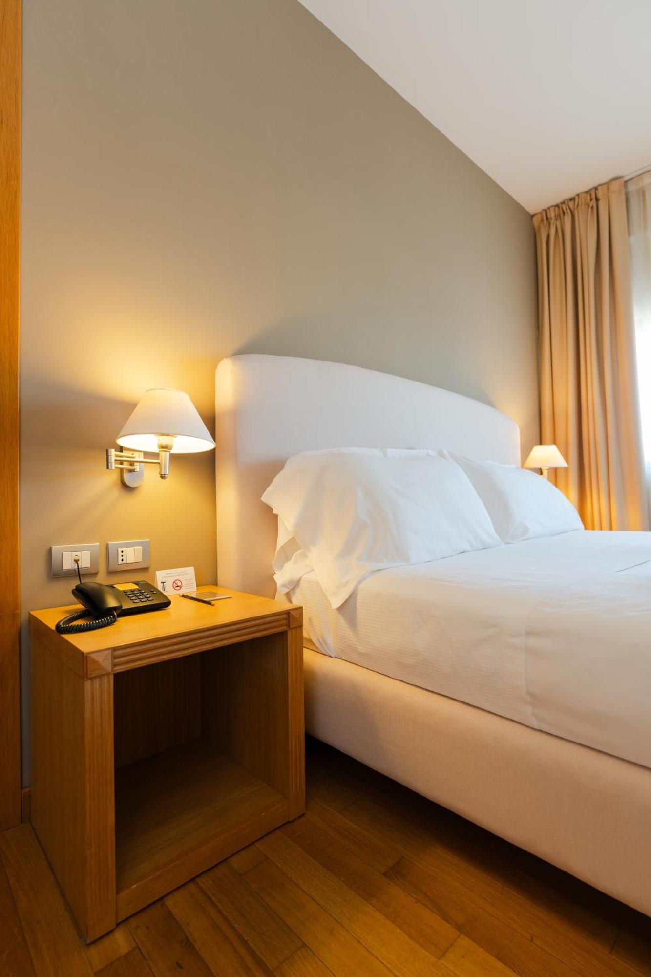 Hotel Touring Κάρπι Εξωτερικό φωτογραφία