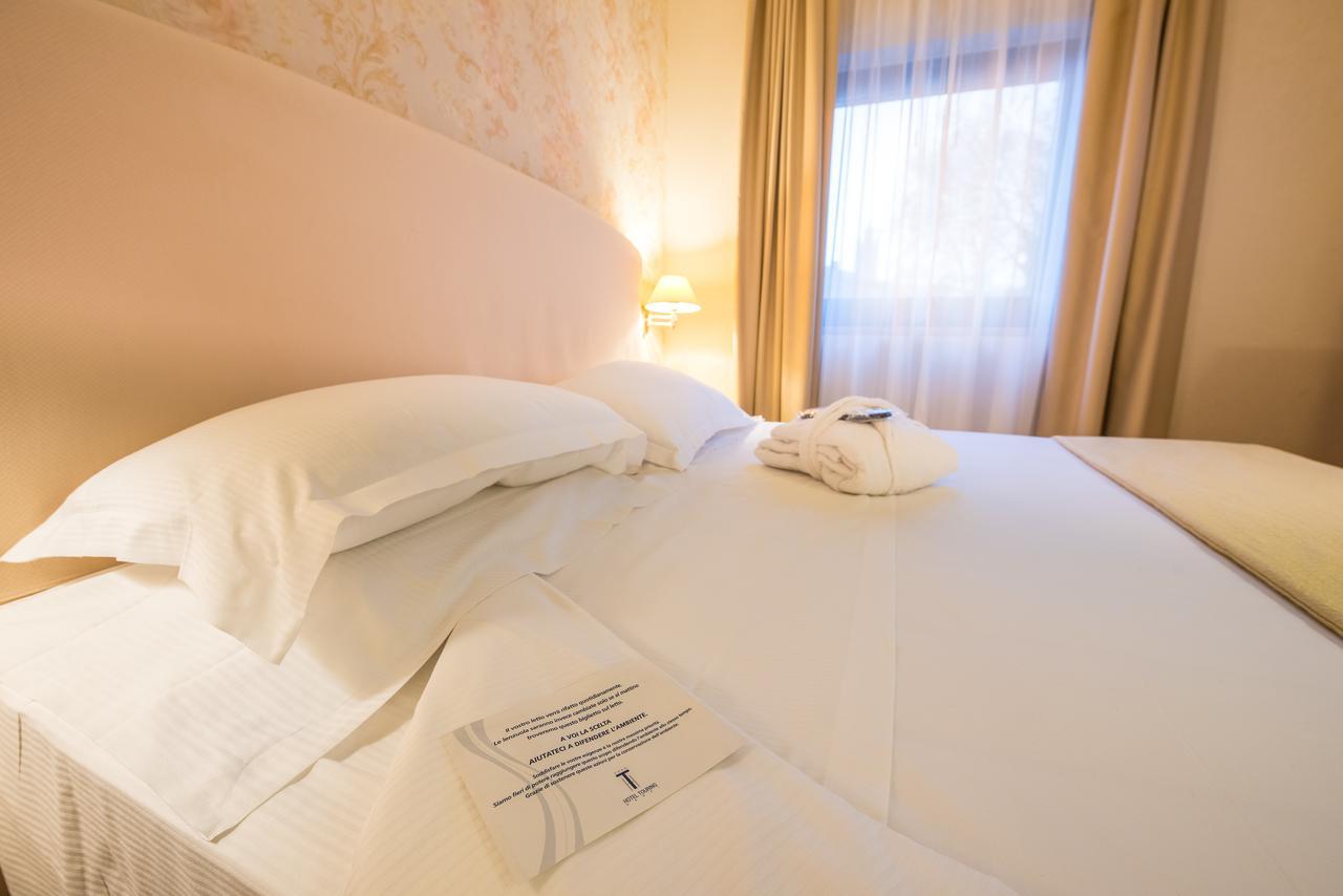 Hotel Touring Κάρπι Εξωτερικό φωτογραφία